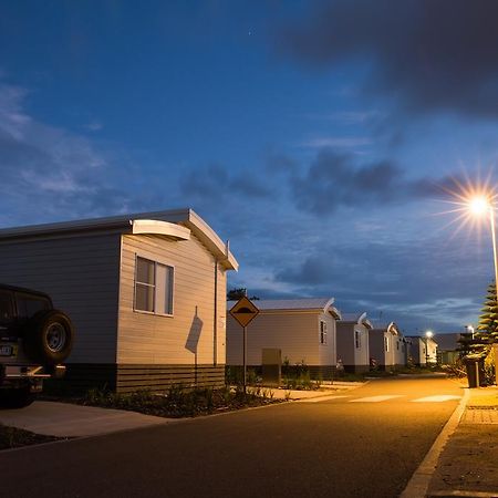 Nrma Stockton Beach Holiday Park 호텔 객실 사진